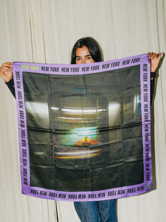 Foulard New York – Grand format 90 × 90 cm