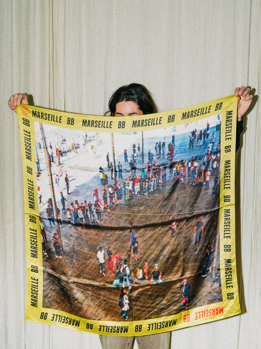 Foulard Marseille BB – Grand format 90 × 90 cm
